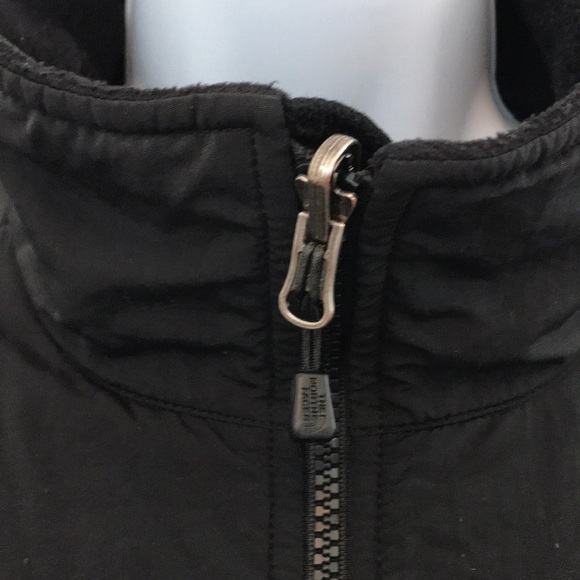 Black north face jacket PRICE NEGOTIABLE!!🥰 - Picture 5 of 8